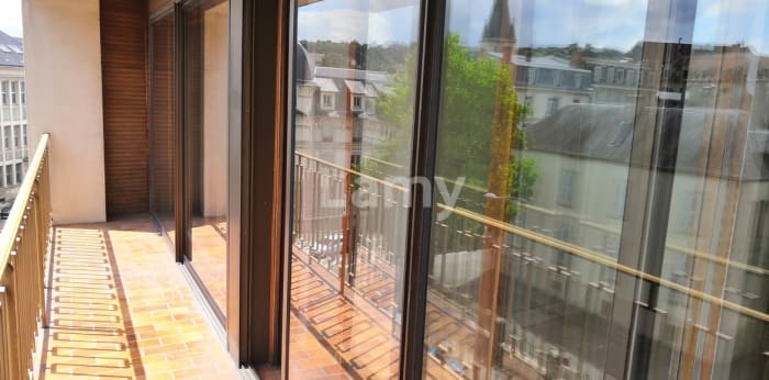 Image 3 sur 8 - Appartement  ·  Location · Lons Le Saunier (39000) · 5 pièces · 120m²