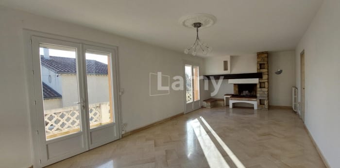 Image 1 sur 18 - Appartement  ·  Location · St Christol Lez Ales (30380) · 4 pièces · 124m²