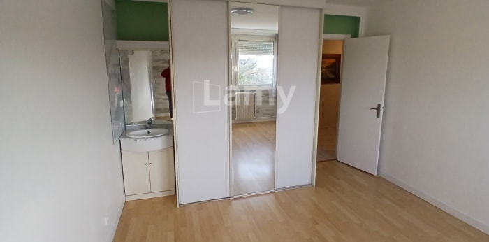 Image 5 sur 11 - Appartement  ·  Location · Ronchin (59790) · 4 pièces · 135m²