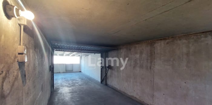 Image 2 sur 6 - Parking/box  ·  Location · Grenoble (38100) · 1m²
