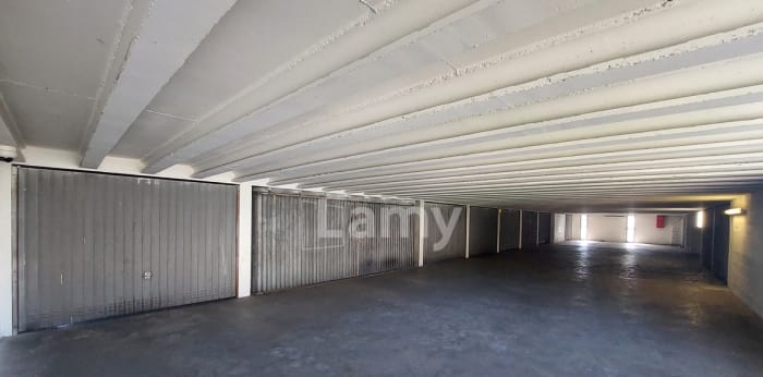 Image 3 sur 6 - Parking/box  ·  Location · Grenoble (38100) · 1m²