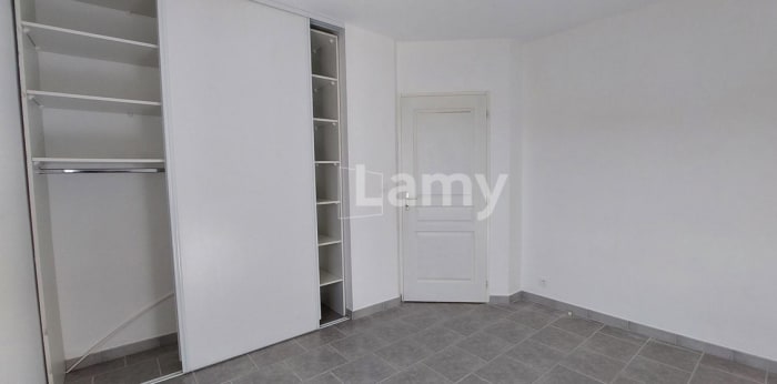 Image 7 sur 16 - Appartement  ·  Location · Anduze (30140) · 3 pièces · 72m²