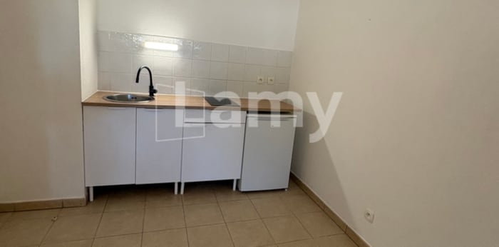 Image 1 sur 7 - Appartement  ·  Location · Le Pontet (84130) · 2 pièces · 32m²