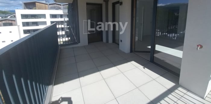 Image 10 sur 13 - Appartement  ·  Location · Aix Les Bains (73100) · 2 pièces · 39m²