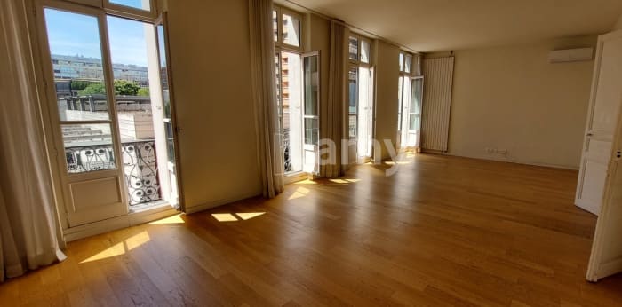 Image 8 sur 9 - Appartement  ·  Location · Toulouse (31000) · 4 pièces · 120m²