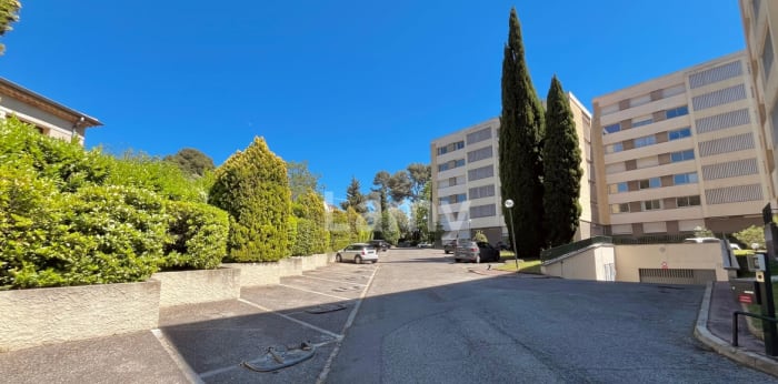 Image 12 sur 19 - Appartement  ·  Location · Aix En Provence (13090) · 1 pièce · 19m²