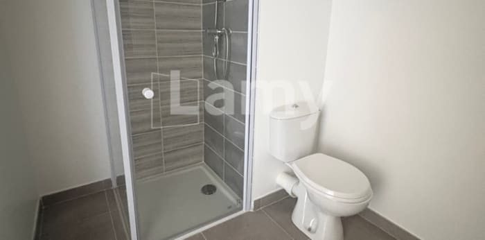 Image 8 sur 10 - Appartement  ·  Location · Les Angles (30133) · 2 pièces · 41m²