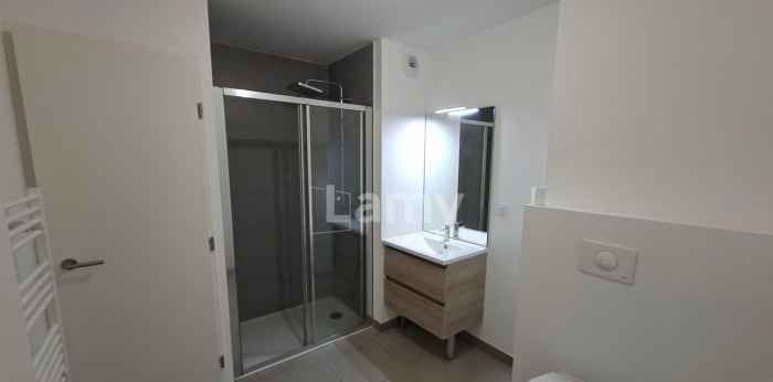 Image 8 sur 10 - Appartement  ·  Location · Clermont Ferrand (63000) · 1 pièce · 30m²