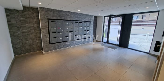 Image 9 sur 10 - Appartement  ·  Location · Clermont Ferrand (63000) · 1 pièce · 30m²