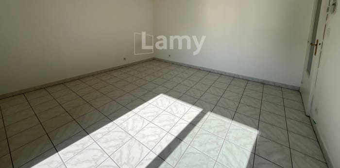 Image 10 sur 16 - Appartement  ·  Location · Dijon (21000) · 2 pièces · 44m²