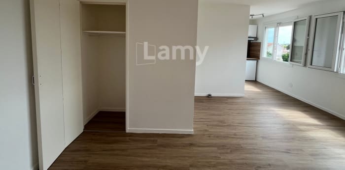 Image 3 sur 15 - Appartement  ·  Location · Dijon (21000) · 1 pièce · 31m²