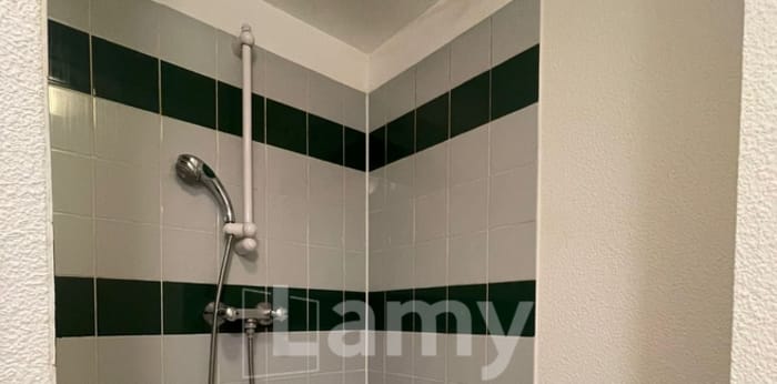 Image 4 sur 5 - Appartement  ·  Location · Paris (75011) · 1 pièce · 18m²