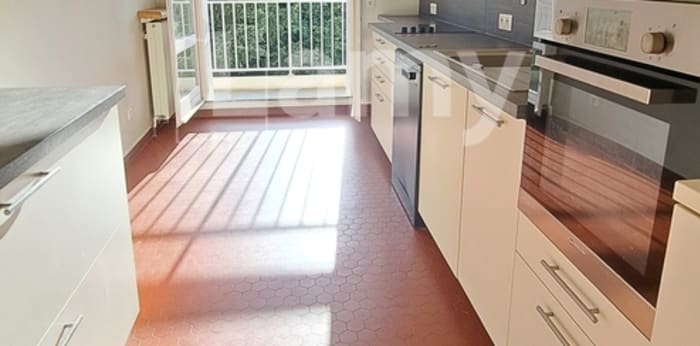Image 8 sur 9 - Appartement  ·  Location · Lyon 05 (69005) · 5 pièces · 141m²