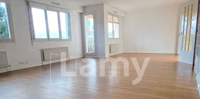 Image 1 sur 9 - Appartement  ·  Location · Lyon 05 (69005) · 5 pièces · 141m²