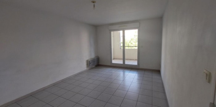 Image 2 sur 13 - Appartement  ·  Location · Nimes (30900) · 3 pièces · 62m²