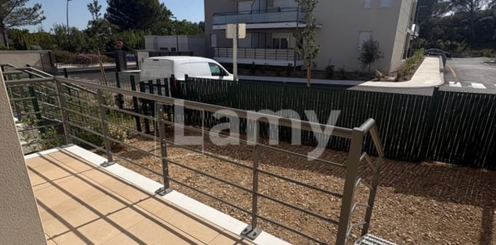 Image 1 sur 8 - Appartement  ·  Location · Les Angles (30133) · 2 pièces · 41m²