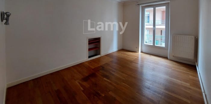 Image 11 sur 15 - Appartement  ·  Location · Grenoble (38000) · 3 pièces · 76m²