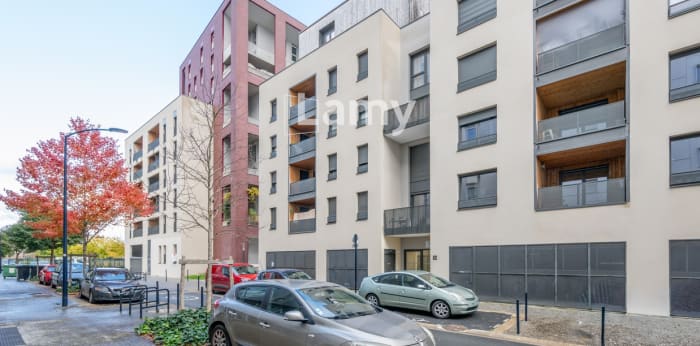 Image 13 sur 21 - Appartement  ·  Location · Bordeaux (33300) · 4 pièces · 90m²