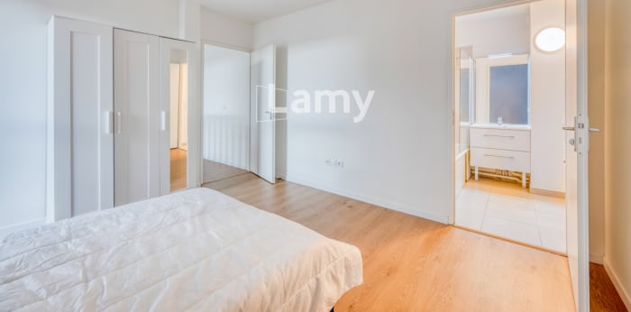 Image 9 sur 21 - Appartement  ·  Location · Bordeaux (33300) · 4 pièces · 90m²
