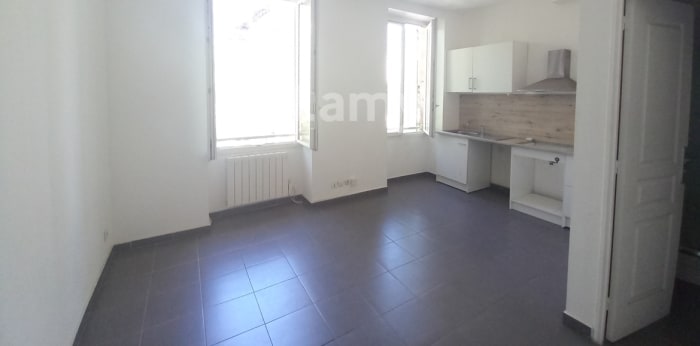 Image 1 sur 10 - Appartement  ·  Location · Marseille (13004) · 2 pièces · 34m²