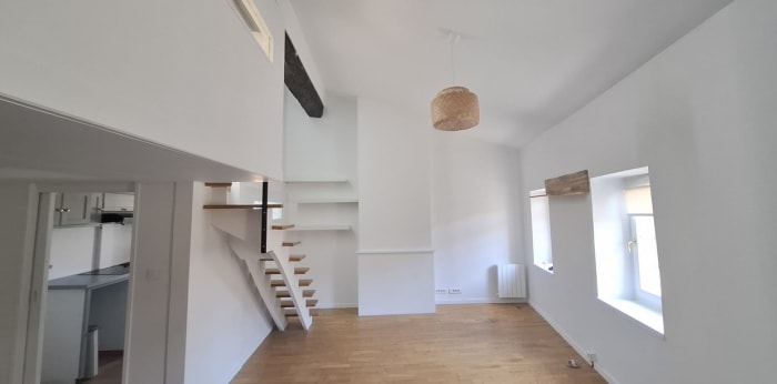 Image 2 sur 4 - Appartement  ·  Location · Bordeaux (33000) · 2 pièces · 54m²