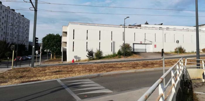 Image 2 sur 5 - Parking/box  ·  Location · Besancon (25000) · 10m²