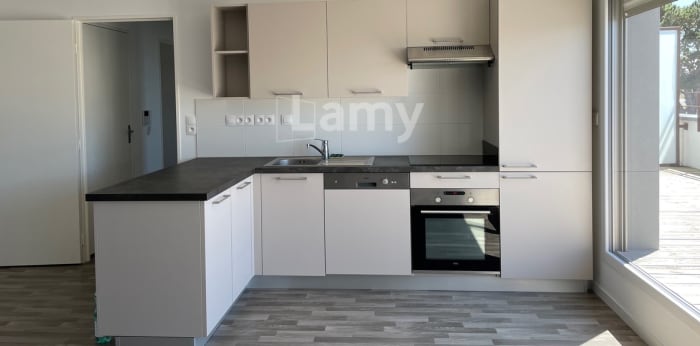 Image 2 sur 8 - Appartement  ·  Location · St Malo (35400) · 4 pièces · 91m²