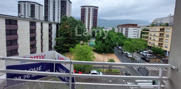 Image 2 sur 9 - Appartement  ·  Location · Grenoble (38100) · 1 pièce · 18m²