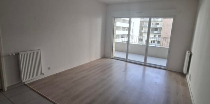 Image 1 sur 6 - Appartement  ·  Location · Bordeaux (33800) · 3 pièces · 64m²