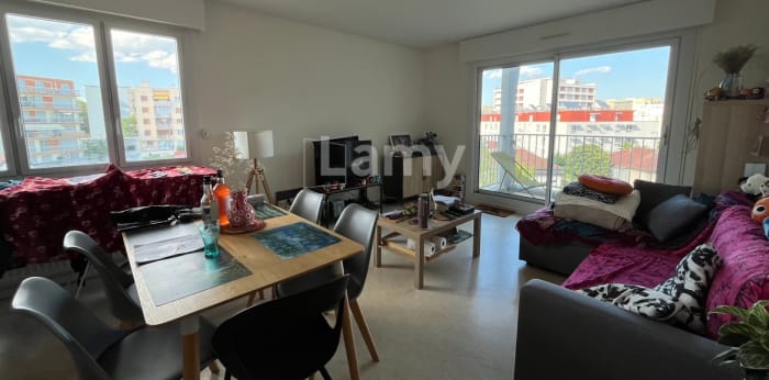 Image 9 sur 13 - Appartement  ·  Location · Dijon (21000) · 2 pièces · 55m²