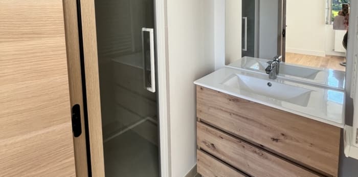 Image 4 sur 8 - Appartement  ·  Location · Albigny Sur Saone (69250) · 5 pièces · 118m²