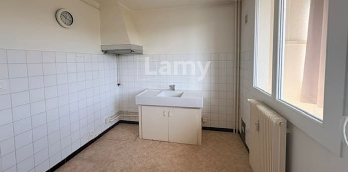 Image 4 sur 10 - Appartement  ·  Location · Besancon (25000) · 4 pièces · 68m²