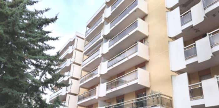 Image 2 sur 6 - Appartement  ·  Location · St Raphael (83700) · 1 pièce · 29m²