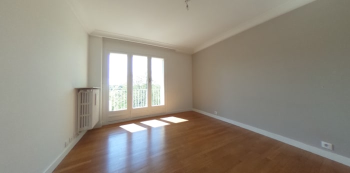 Image 11 sur 19 - Appartement  ·  Location · Grenoble (38000) · 3 pièces · 96m²
