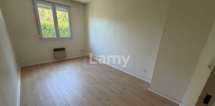 Image 8 sur 10 - Appartement  ·  Location · Villefranche Sur Saone (69400) · 3 pièces · 71m²