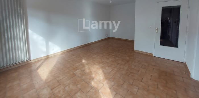 Image 4 sur 14 - Appartement  ·  Location · Nimes (30900) · 1 pièce · 31m²