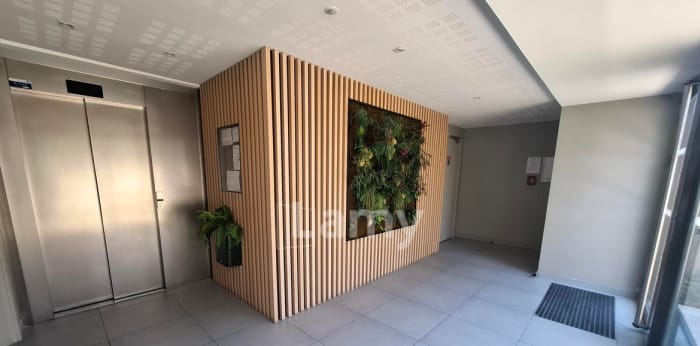 Image 11 sur 14 - Appartement  ·  Location · Marseille (13008) · 3 pièces · 60m²