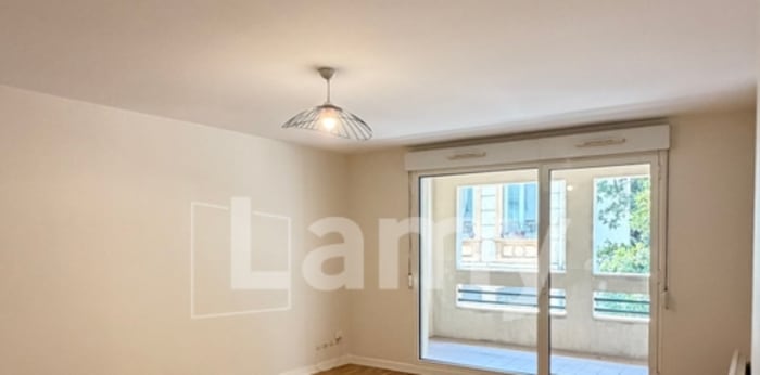 Image 1 sur 10 - Appartement  ·  Location · Villeurbanne (69100) · 3 pièces · 74m²