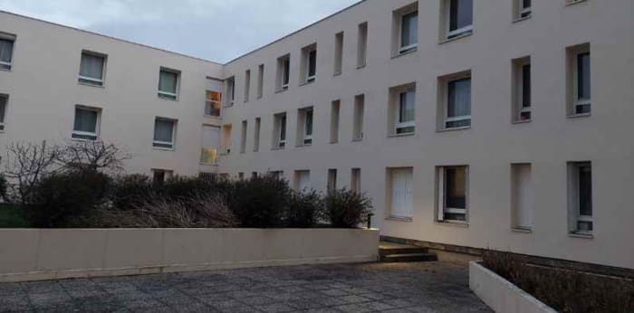 Image 1 sur 11 - Appartement  ·  Location · Guyancourt (78280) · 1 pièce · 18m²