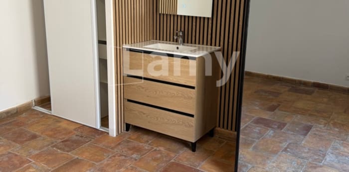 Image 8 sur 14 - Appartement  ·  Location · Maillane (13910) · 3 pièces · 61m²