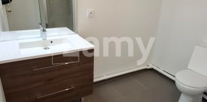 Image 5 sur 8 - Appartement  ·  Location · Rueil Malmaison (92500) · 1 pièce · 26m²