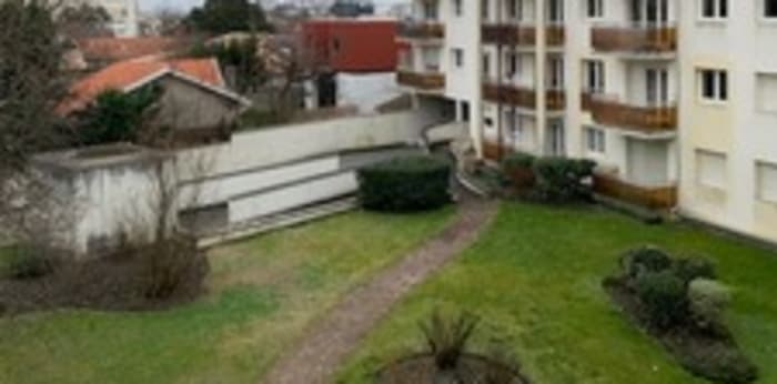 Image 2 sur 3 - Appartement  ·  Location · Talence (33400) · 2 pièces · 32m²