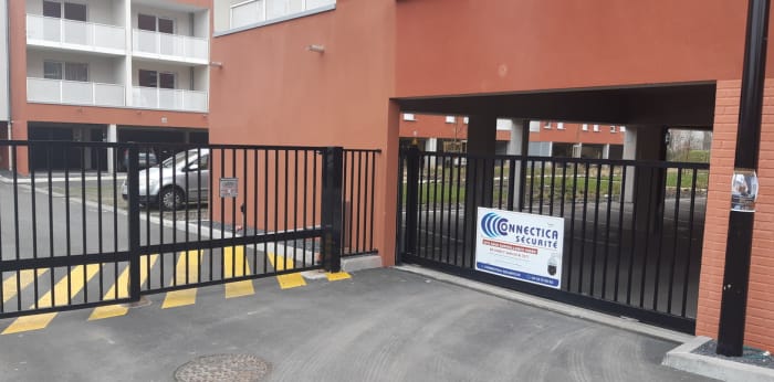 Image 2 sur 3 - Parking/box  ·  Location · Roubaix (59100) · 10m²