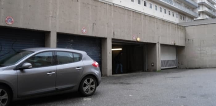 Image 1 sur 2 - Parking/box  ·  Location · Metz (57000)
