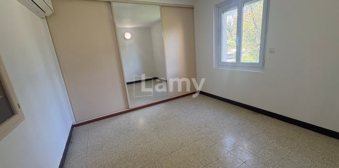 Image 9 sur 11 - Appartement  ·  Location · Sarrians (84260) · 3 pièces · 79m²
