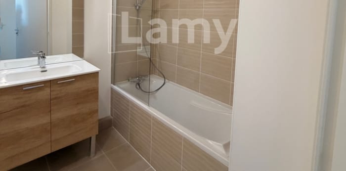 Image 7 sur 8 - Appartement  ·  Location · Avignon (84000) · 3 pièces · 65m²