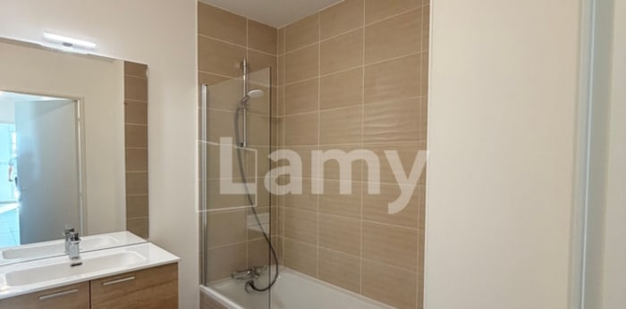 Image 6 sur 8 - Appartement  ·  Location · Avignon (84000) · 3 pièces · 64m²