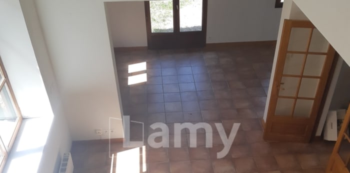 Image 8 sur 15 - Maison/villa  ·  Location · Orbeil (63500) · 4 pièces · 91m²