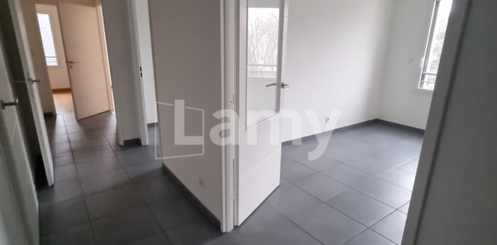 Image 1 sur 6 - Appartement  ·  Location · Venissieux (69200) · 3 pièces · 76m²