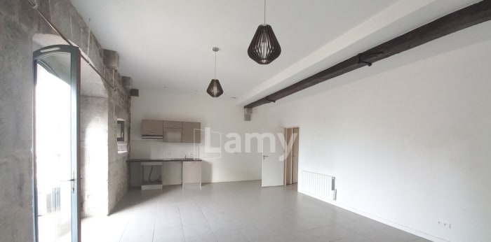 Image 1 sur 16 - Appartement  ·  Location · Chambery (73000) · 2 pièces · 59m²